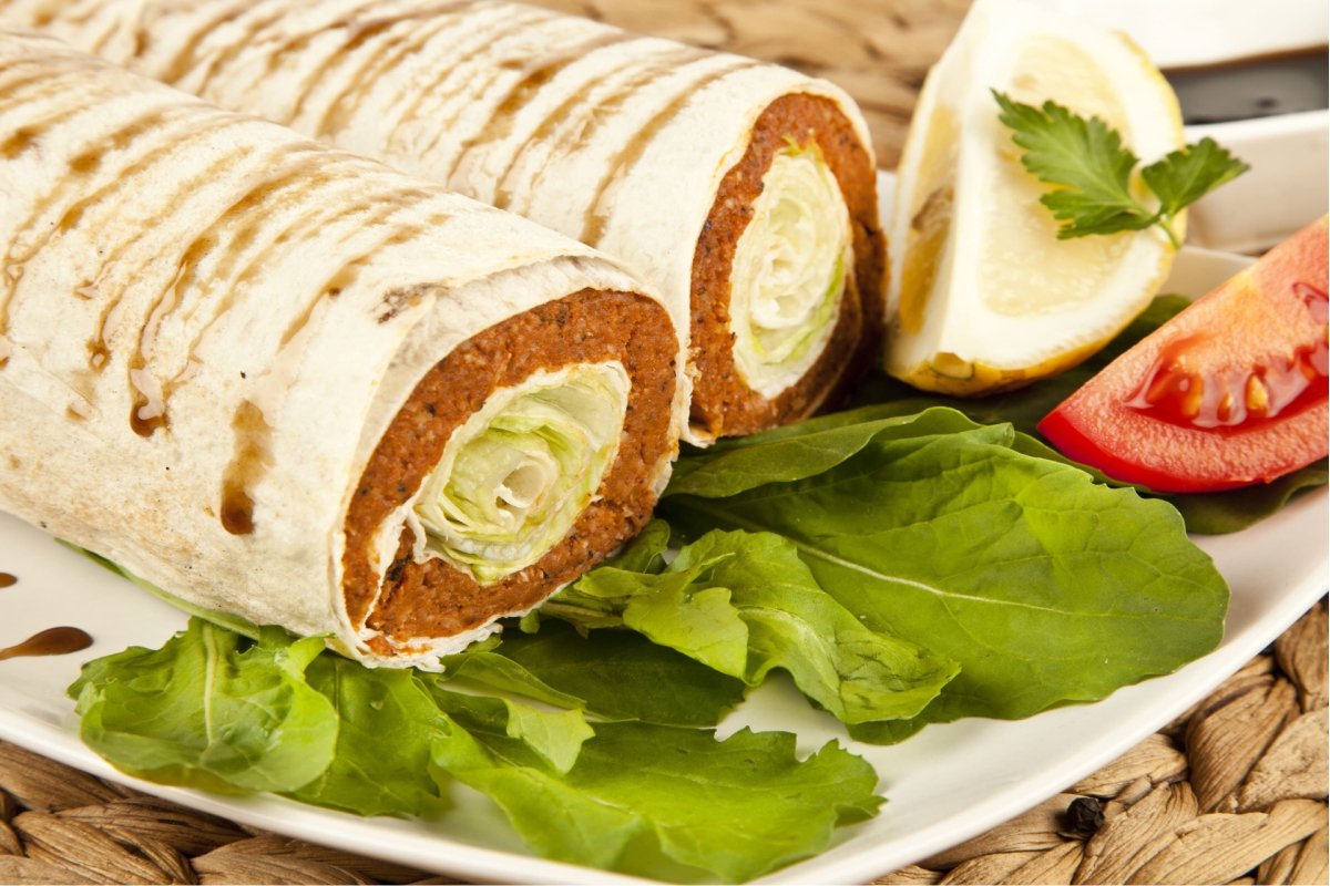 Çiğ köfte üretim kalitesi ve standart sunumu temsil eden görsel